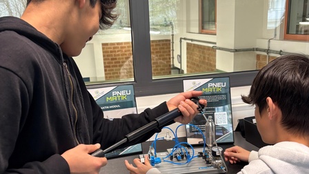 Zedan Abdulhamid und Marios Hrcan (v. l.) 