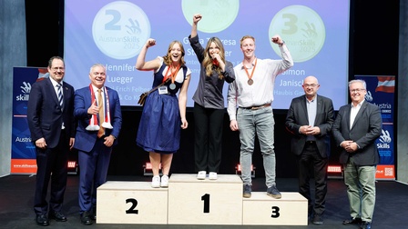 Jennifer Lueger (2. Platz), Greta Theresa Steinhauser (1. Platz) und Simon Janisch (3. Platz)