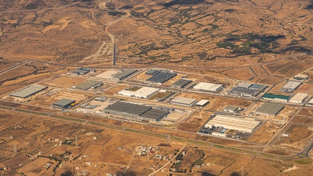 Betriebsansiedelung mitten in der Wüste