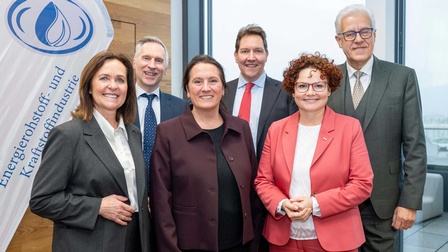 Gruppenbild mit Angelika Sery-Froschauer, Armin Springer, Hedwig Doloszeski, Martijn van Koten, Elisabeth Zehetner, Rainer Klöpfer