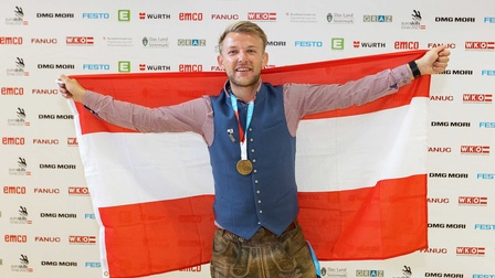 Florian Hiebl Goldmedaillengewinner im Beruf Retail Sales bei den EuroSkills 2021