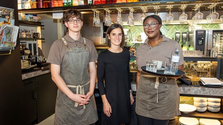 Simon Brantner, Gastronomin Annemarie Gauster und Laurel Okeke 