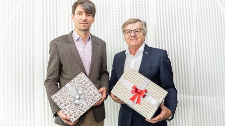  Gerhard Wohlmuth, Obmann der Sparte Handel in der WKO Steiermark, und Wolfgang Ziniel von der KMU Forschung Austria blicken – trotz schwieriger Rahmenbedingungen – optimistisch auf das heurige Weihnachtsgeschäft. Denn das geplante Durchschnittsbudget der steirischen Christkindln steigt von 310 auf 320 Euro.