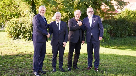 Bürgermeister KommR Mag. Gerold Stagl, Generalmajor Dr. Peter Vorhofer, Fachgruppenobmann Gurgenland KommR Helmut Bauer und Fachverbandsobmann KommR Christoph Berghammer, MAS