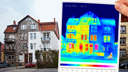 In der linken Bildhälfte zeigt sich ein Mehrparteienhaus, die linke Haushälfte ist nicht saniert, die rechte Haushälfte ist saniert. In der rechten Bildhälfte zeigt sich eine Aufnahme dieses Hauses mit einer Wärmebildkamera.