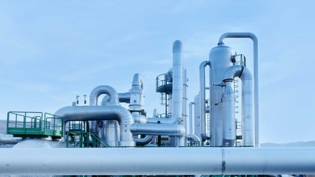 Geothermie-Anlage in Larderello, Tuscany Region, Italien 