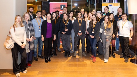 Personen bei einem Netzwerkmeeting der Jungen Wirtschaft