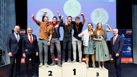Andreas Herz, Josef Herk, Zweitplatzierte Marcel Ortner und Simon Weiß, Siegerduo Noah Knapp und Simon Berner, Drittplatzierte Katharina Wurm und Lena Mosbacher, Manfred Denk