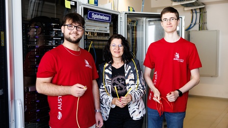 2 Wiener Nachwuchstalente und Spartenobfrau in der Mitte