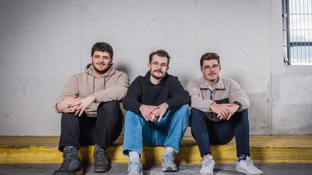 Das Kracht Team (v.l.): Leon Köllnhofer (Konzeption und Entwicklung), Jonathan Lörnitzo (Kampagnen und Design) sowie Geschäftsführer Tobi Hübl.