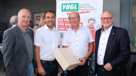 Die Familie Vogl um Oberhaupt Albert (2. v. r.) bei einem großen Festakt