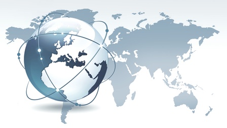 Illustration der Weltkugel mit Linien, die darum laufen, im Hintergrund Weltkarte