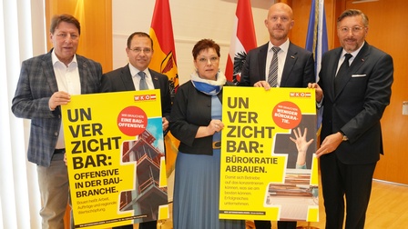 Wirtschaftskammerpräsident Mst. Andreas Wirth (2. v. l.) und WK-Direktor Harald Schermann (r.) mit den Vizepräsidenten KommR Rudolf Könighofer, KommRin Herta Walits-Guttmann und Martin Horvath (v. l.) 