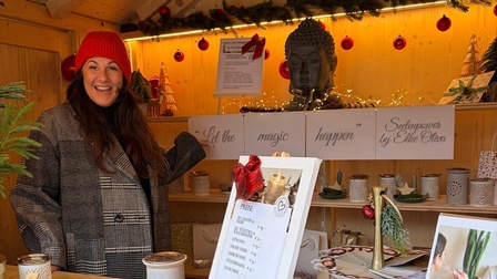 Elke Oliva Drechsel verkaufte Räucherwaren auf dem Weihnachtsmarkt in Dornbirn.