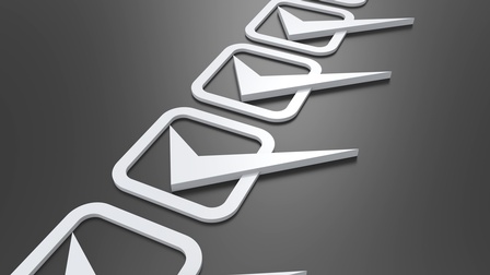 Grafik eines dunklen Hintergrunds, auf dem vertikal mehrere helle Quadrate sind. In jedem Quadrat ist ein Haken<br />
