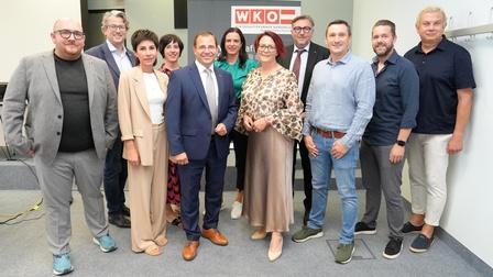 Florian Piff, Regionalstellenleiter Christoph Winkler, Alexandra Sulyok, Julia Geosics, Wirtschaftskammerpräsident Mst. Andreas Wirth, Sandra Grassel, Regionalstellenobfrau Tanja Stöckl, Wirtschaftskammerdirektor Harald Schermann, Markus Bieler, Thomas Paul und Josef Fürbass (v. l.) 