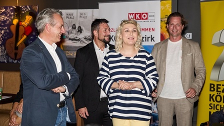v.l.n.r.: Thomas Strachota (Wiener Bezirksblatt), Markus Rumelhart (Bezirksvorsteher Mariahilf), Verena Haller (WK-Wien Bezirksobfrau Mariahilf), Michael Dorfer (Gastgeber)