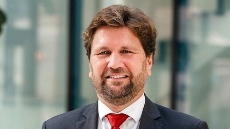 Dir. Mag. Michel Haller wurde als Spartenobmann einstimmig bestätigt