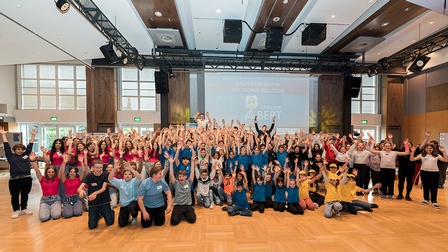 130 Schüler:innen aus ganz Tirol beteiligten sich heuer beim beliebten Wettbewerb „Jugend forscht in der Technik“. 
