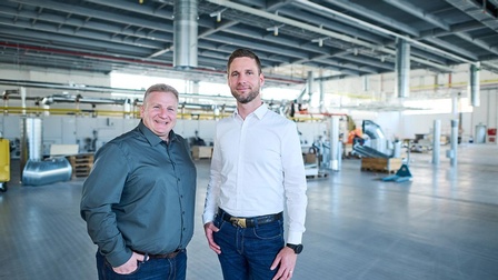 Die Bereichsleiter Jürgen Kurz (l.) und Alexander Bitschnau zeigen sich erfreut über die neue Arbeitszeitregelung.
