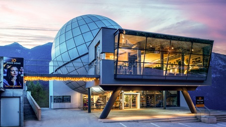 Das Gebäude des Your Dome in Schwaz