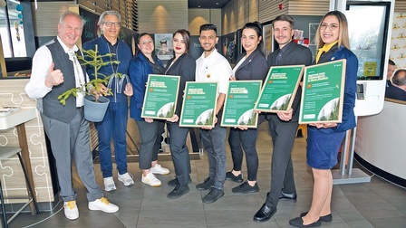 Franchisenehmer Loek Versluis fördert ab sofort die Projekte des Vorarlberger Startups Tree.ly für klimaresiliente Forstwirtschaft.