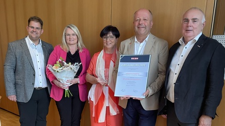 Landesinnungsmeister Mario Horvath, Monika Rodler von der Firma Nikitscher, Sabine und Thomas Granabetter von der Schlosserei Granabetter und Fachgruppengeschäftsführer Karl Tinhof (v. l.)