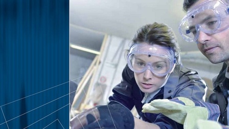 Menschen mit Schutzbrille