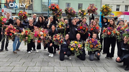 Blumen-Flashmob in Linz.