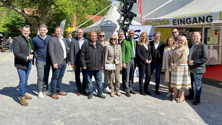 Gruppenbild Ehrengäste Eröffnung Baumesse 
