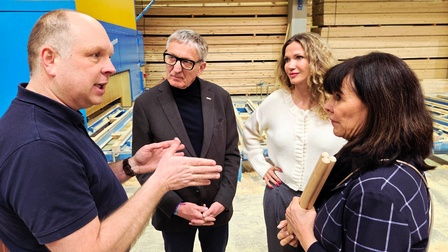 Martha Schulz und Josef Herk: Besuch eines Unternehmens der Holzindustrie, Murau