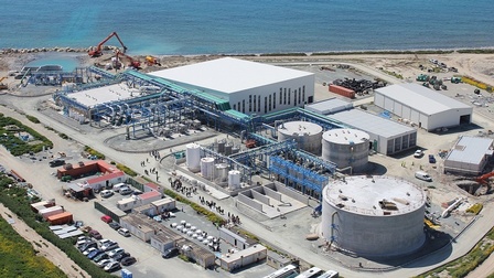 Eine Entsalzungsanlage aus der Luft Fotografiert