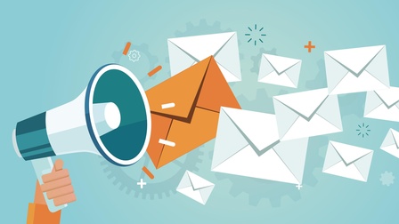 Illustration eines türkisen Hintergrunds. In der linken Bildhälfte ragt von unten eine Hand ins Bild, die ein Megafon hält. Neben dem Megafon sind mehrere unterschiedliche Briefumschläge