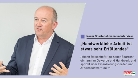 Neuer Obmann spricht und gestikuliert mit Händen