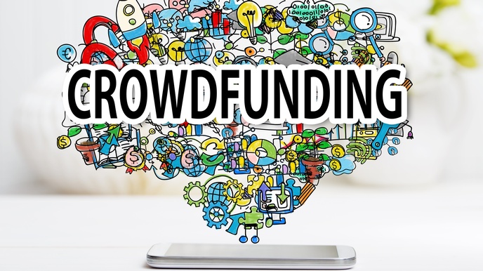 Gezeichnete Illustration von einem Crowdfunding Konzept, das aus einem Smartphone wächst