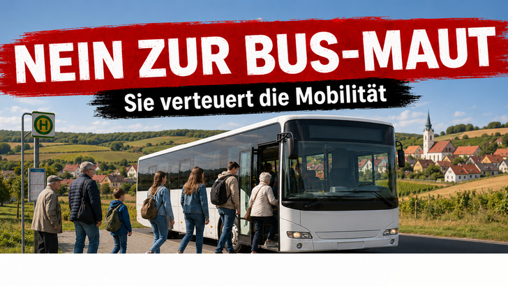 Bus-Maut: Menschen steigen in einen weißen Reisebus ein, ländliche Kulisse