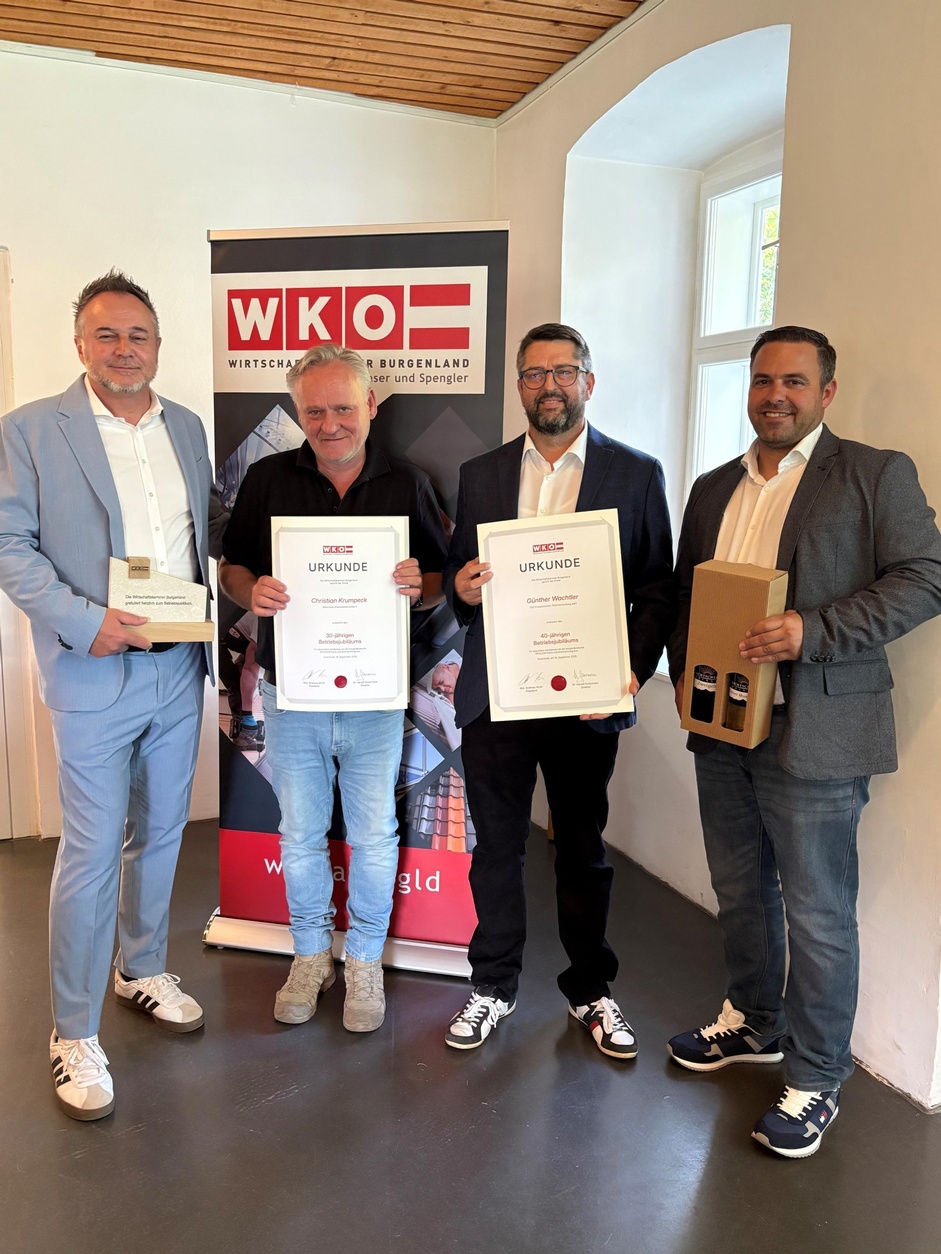 Fachgruppengeschäftsführer Thomas Kornfeind, Christian Krumpeck, Mst. Günther Wachtler und Landesinnungsmeister Mst. Jürgen Wagner (v. l.) 