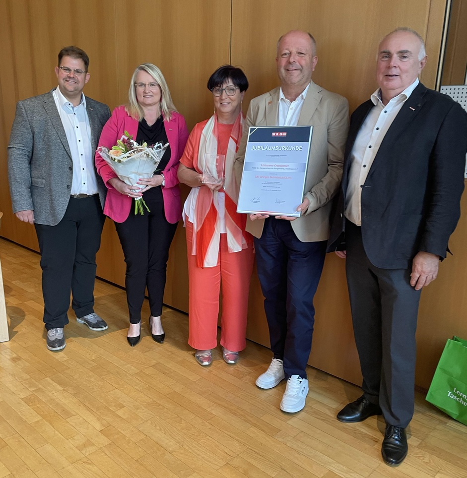 Landesinnungsmeister Mario Horvath, Monika Rodler von der Firma Nikitscher, Sabine und Thomas Granabetter von der Schlosserei Granabetter und Fachgruppengeschäftsführer Karl Tinhof (v. l.)