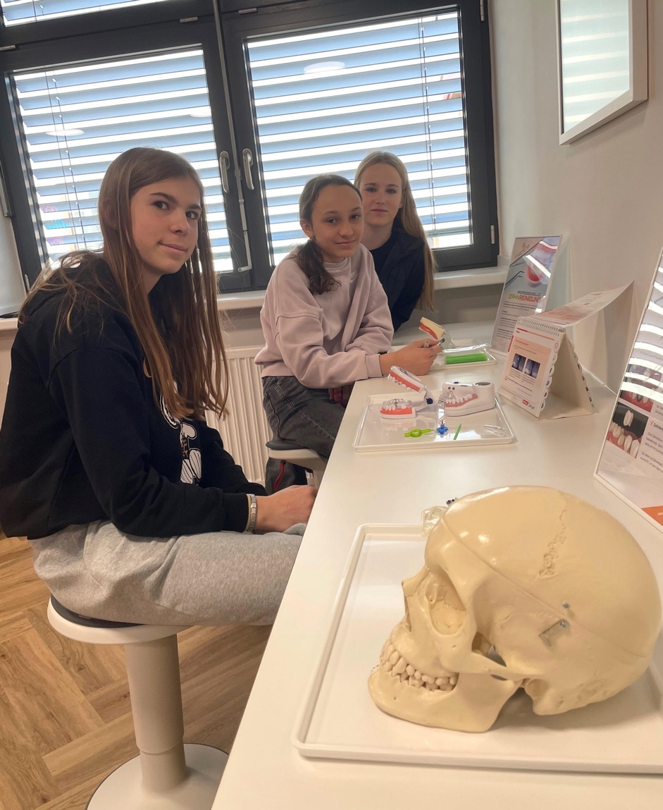 Cheryn Mühl, Flora Müllner und Emma Heissenberger (v. l.)