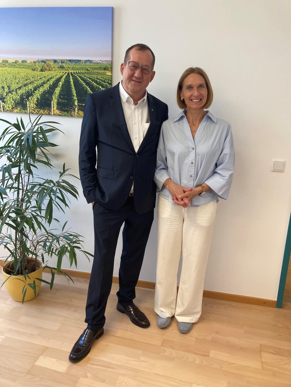 Gastro-Obmann KommR Paul Gregorits und Spartengeschäftsführerin Natascha Kummer