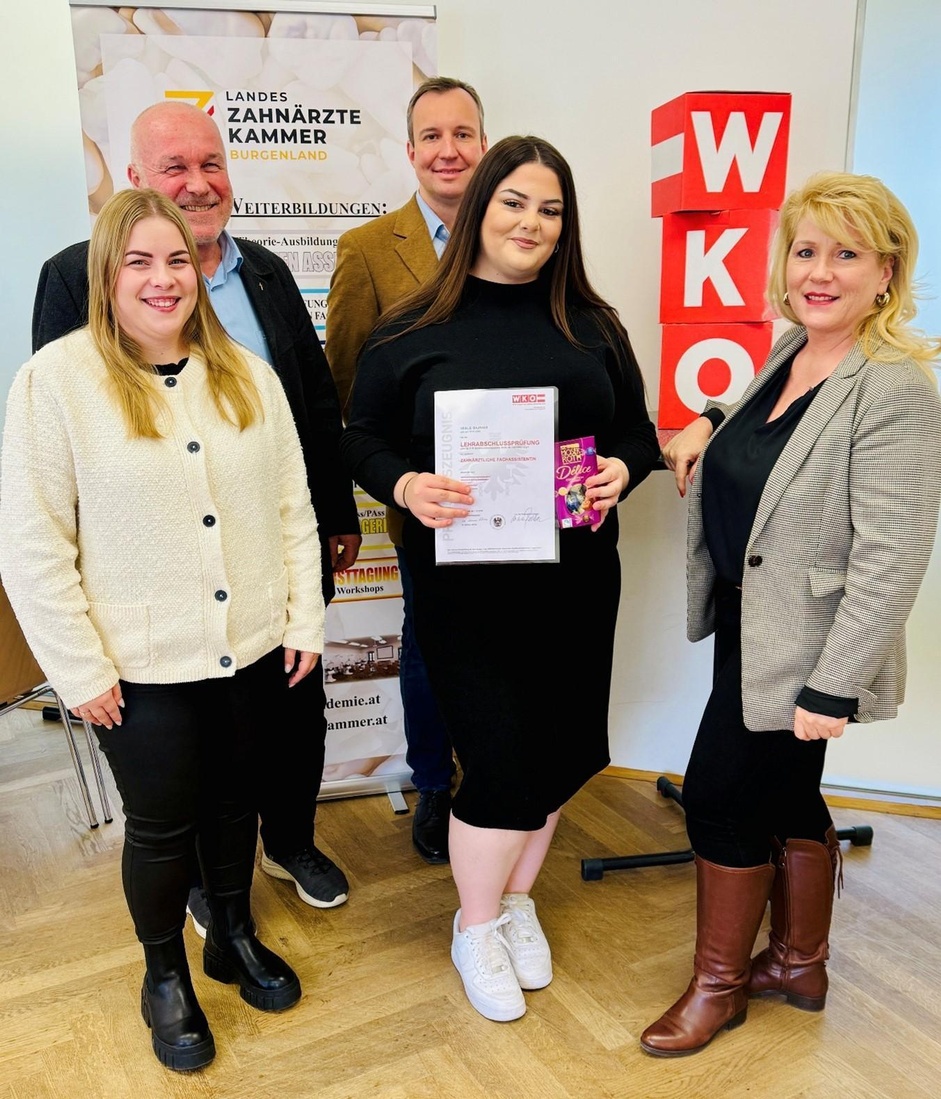 Katharina Maria Deutsch (AK), Dr. Ernst Michael Reicher (Präsident Landeszahnärztekammer Burgenland), Nebije Bajrami, Dr. Andreas Steiner (Landeszahnärztekammer Burgenland) und Petra Bischof-Oswald (WK) (v. l.) 