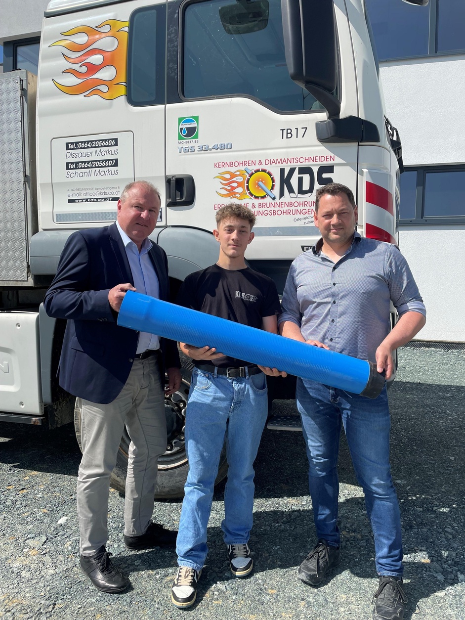 Spartenobmann KommR Anton Putz, Justin Dissauer und KDS-Firmenchef Markus Dissauer (v. l.)