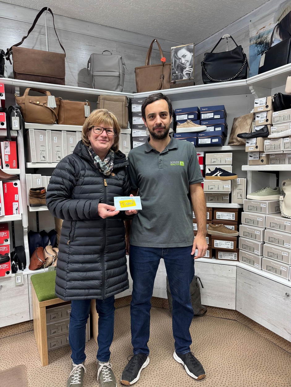 Foto der Gewinnüberreichtung