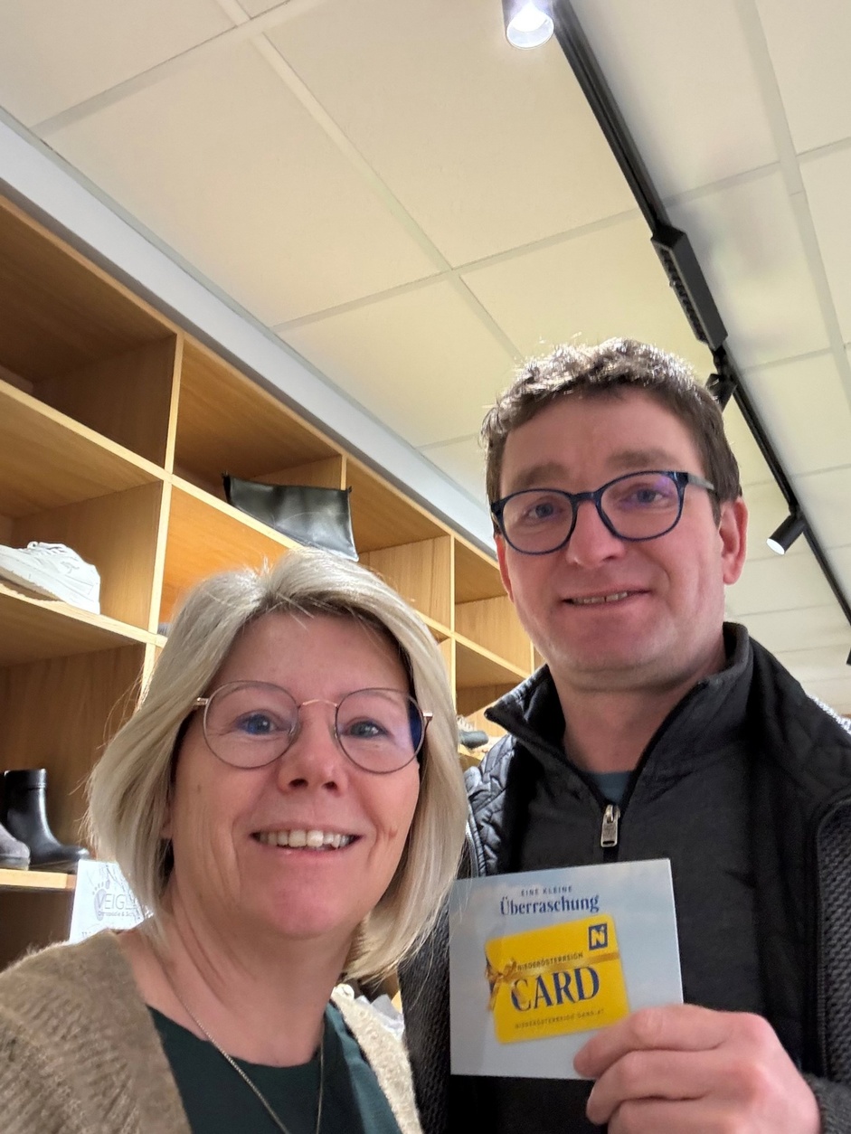 Foto der Gewinnüberreichtung