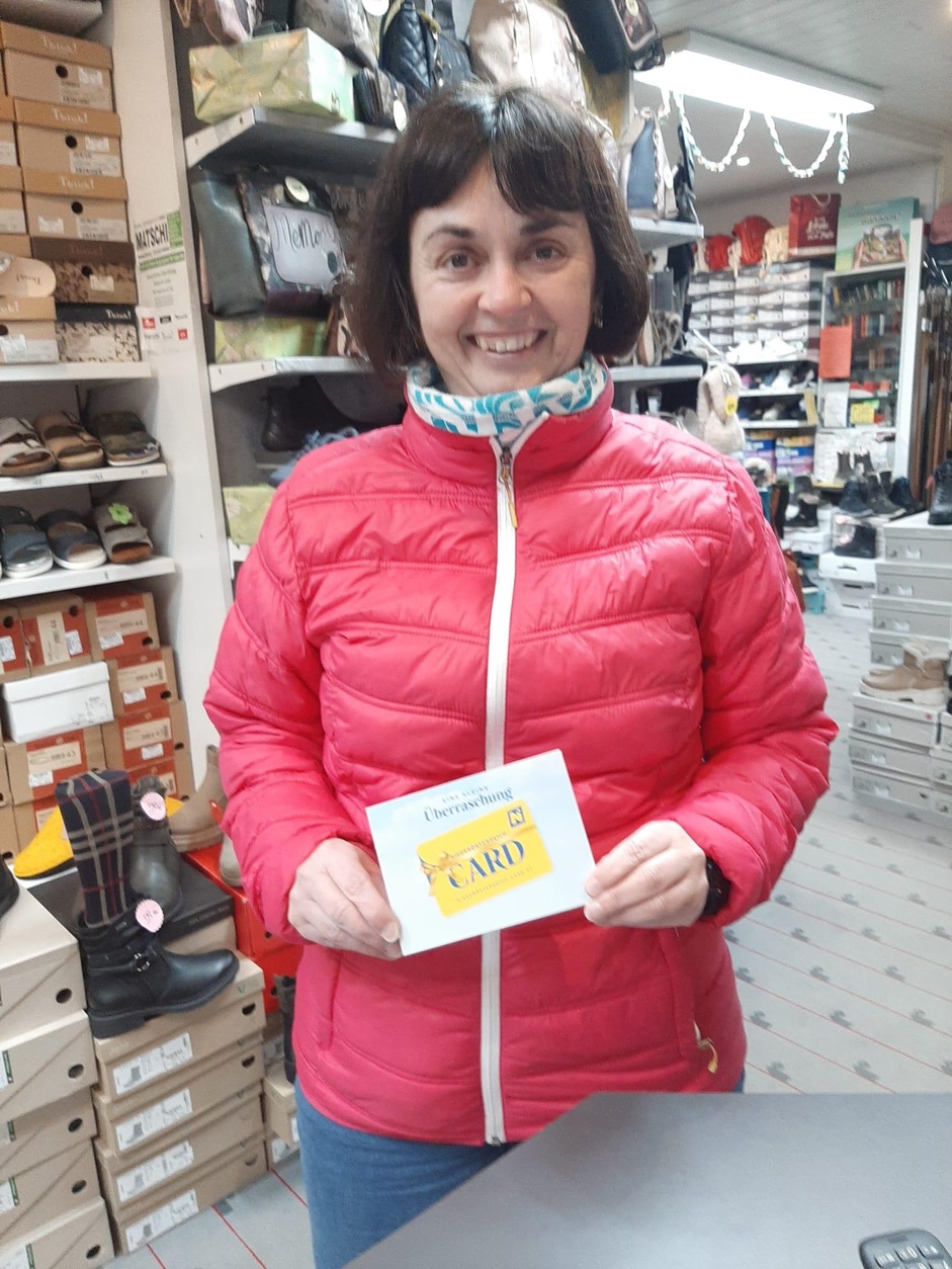 Foto der Gewinnüberreichtung