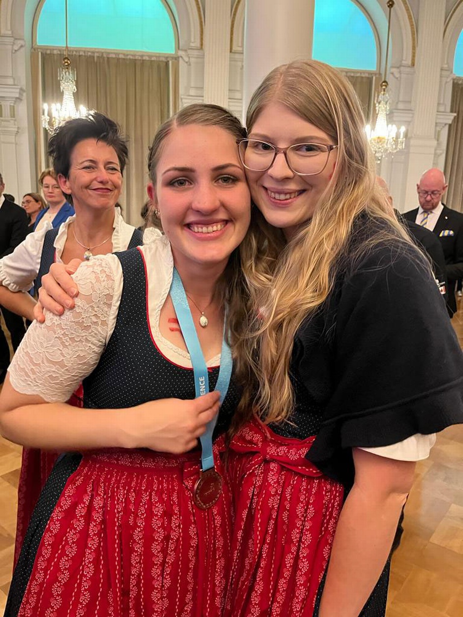 Lisa Lintschinger und die Expertin Isabella Lindenbauer