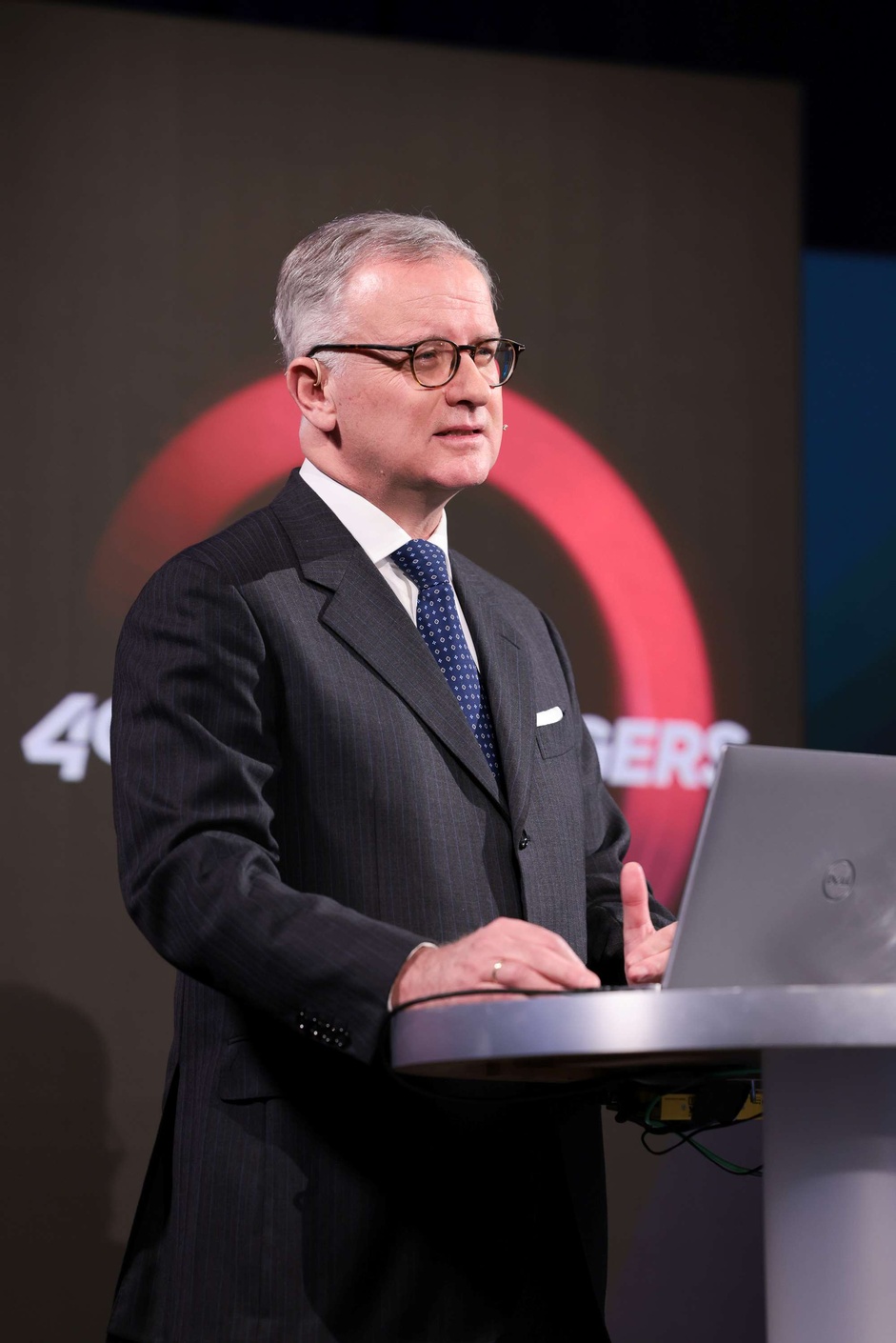 Präsentation Jahrbuch Sanofi