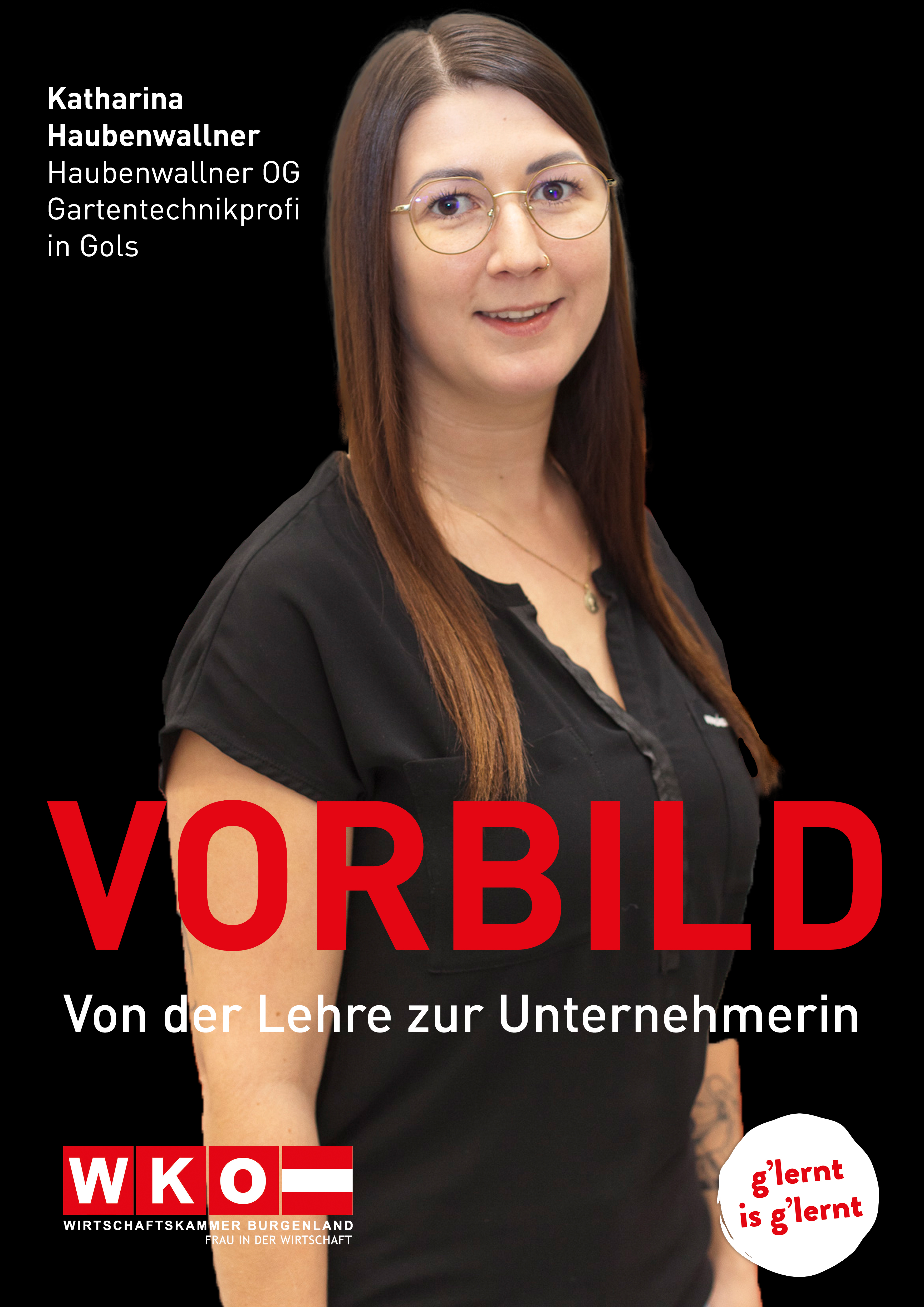 Portrait Katharina Haubenwallner vor scharzem Hintergrund