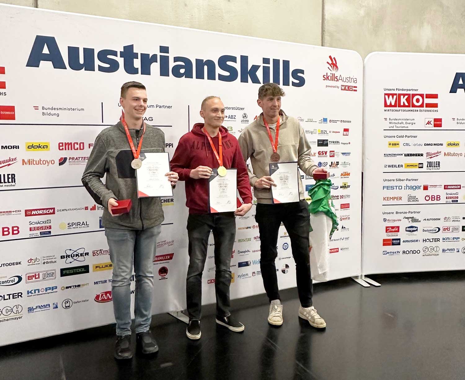 v.l.n.r. Alexander Fink (2. Platz), Alexander Fink (1. Platz) und Simon Schillinger (3. Platz)
