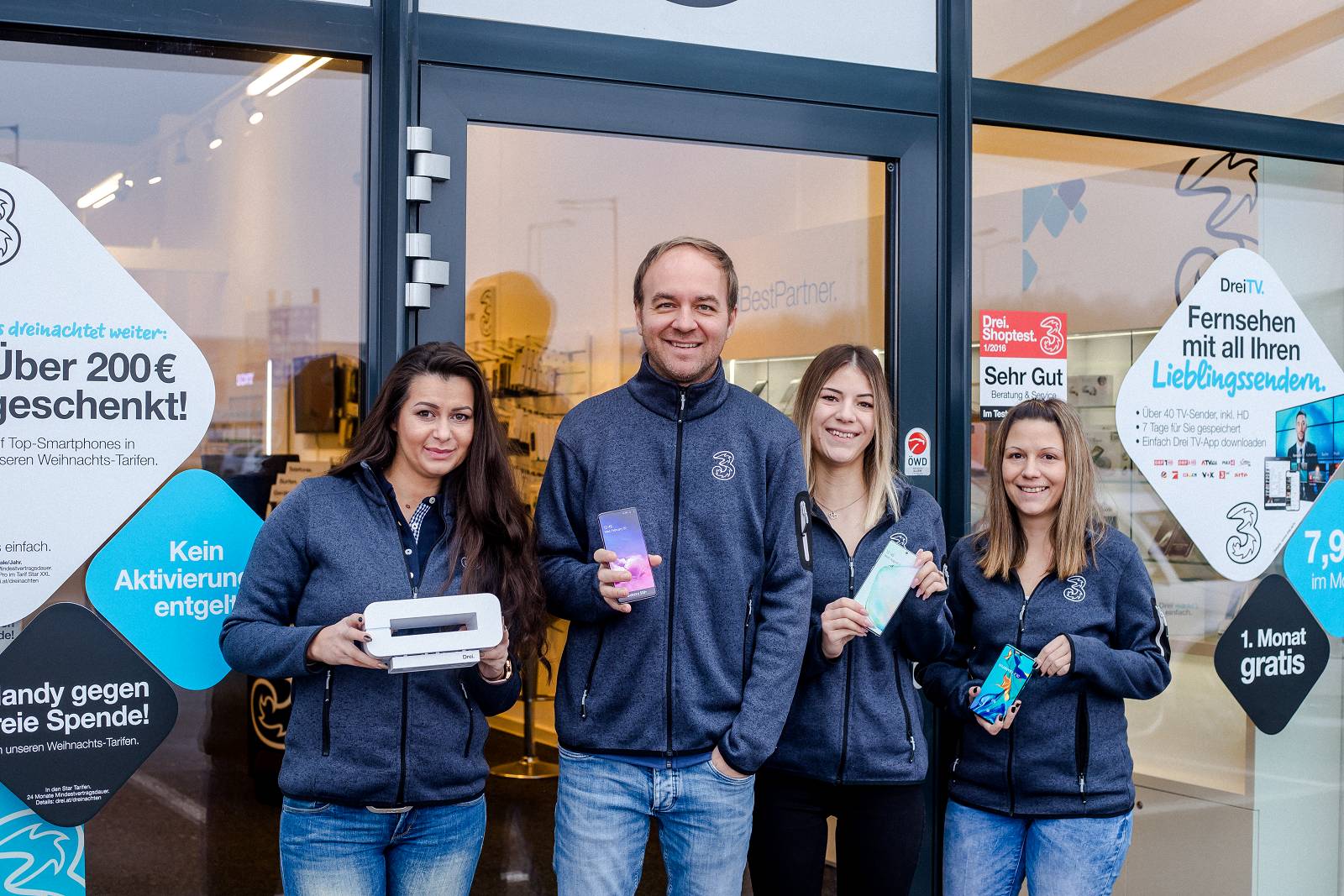 Manuel Tschurl (Inhaber) mit seinem Team